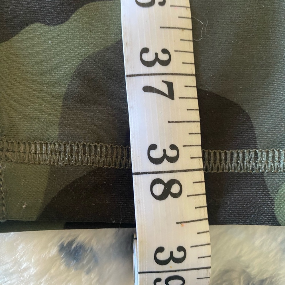 Old Navy Camouflage Leggings - Picture 6 of 9